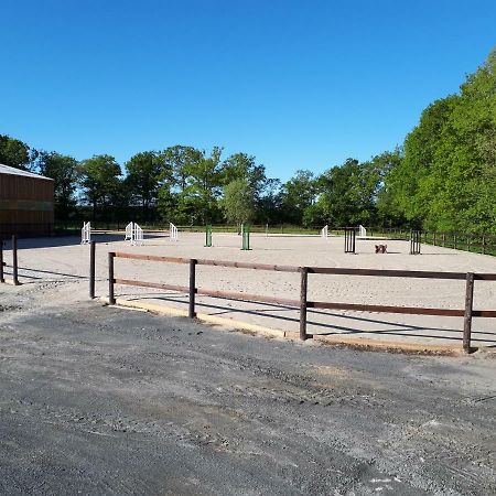 Gite Du Haras De Vales Moult Buitenkant foto